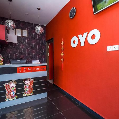 Oyo 89301 Ys Inn Miri Extérieur photo