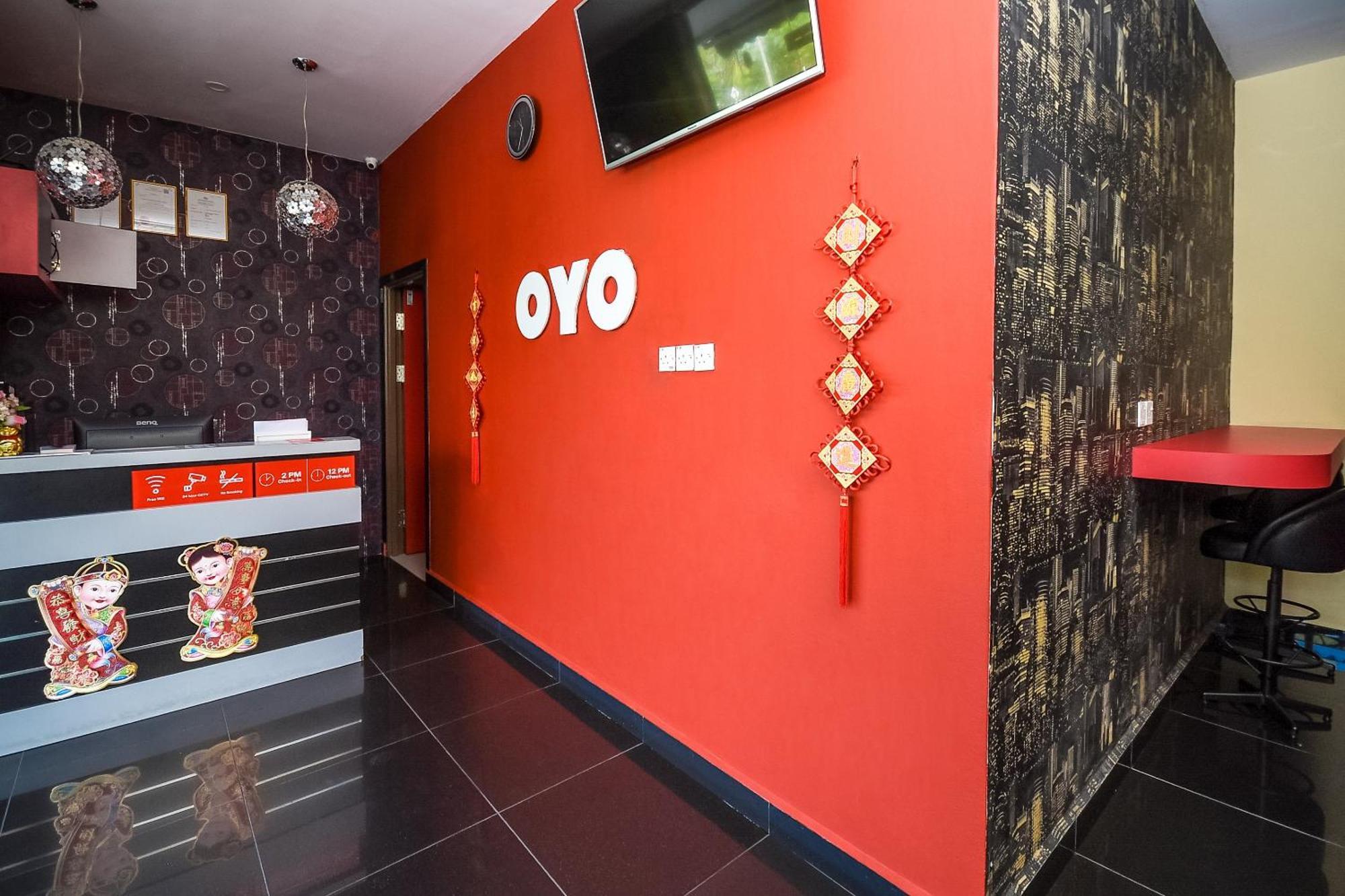 Oyo 89301 Ys Inn Miri Extérieur photo