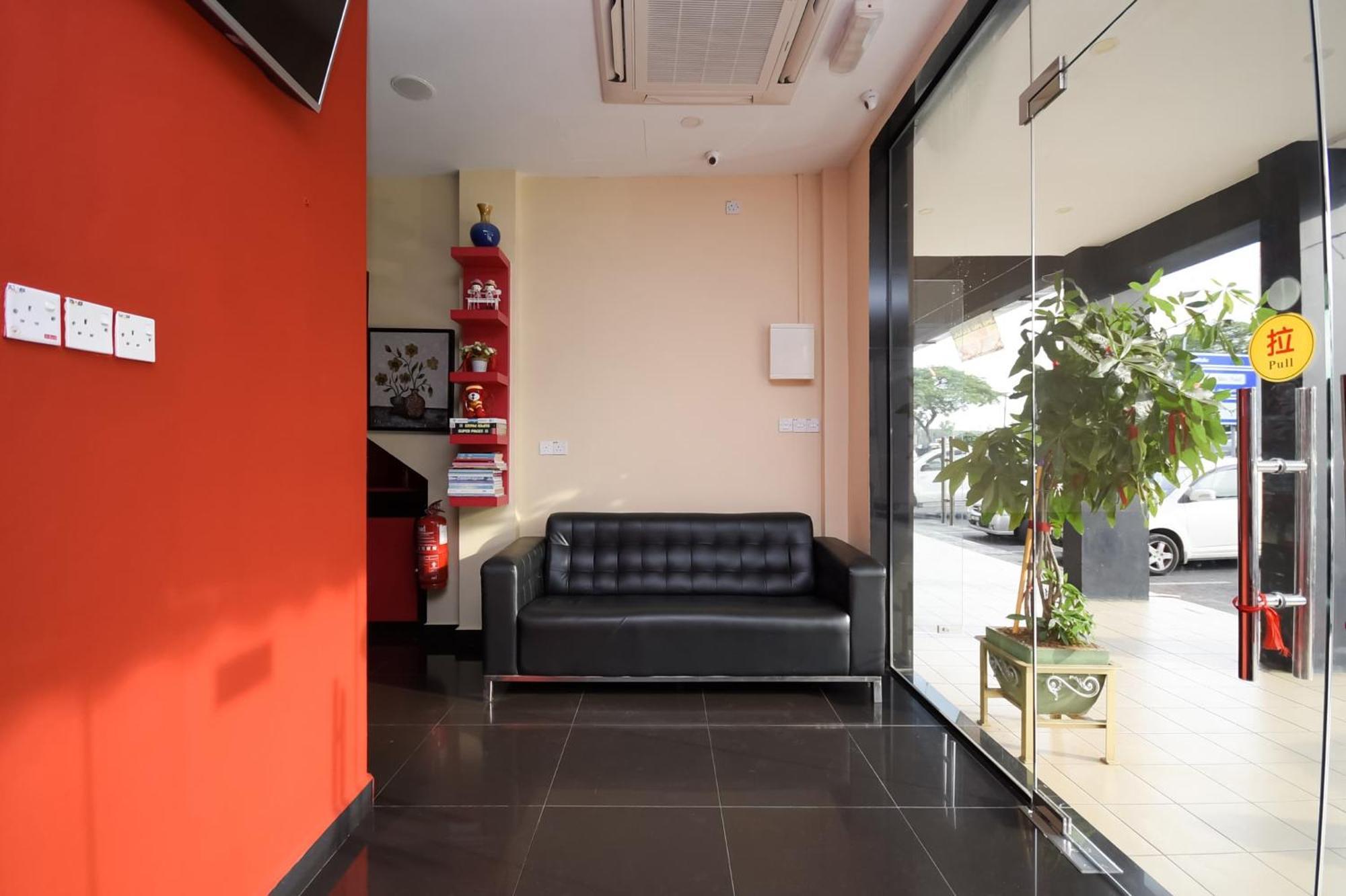 Oyo 89301 Ys Inn Miri Extérieur photo