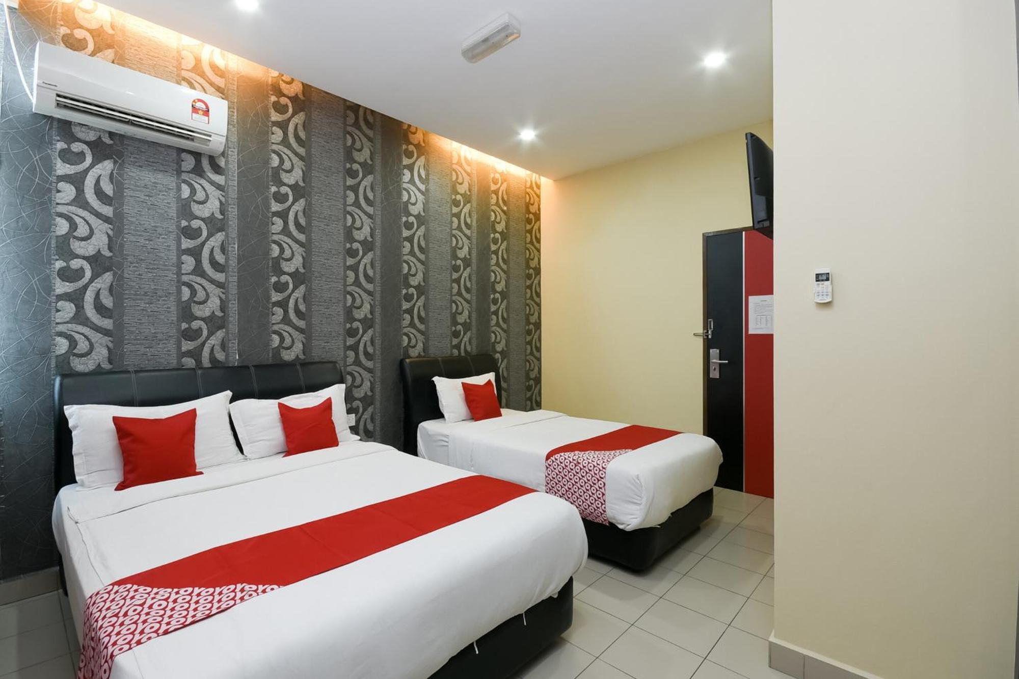 Oyo 89301 Ys Inn Miri Extérieur photo