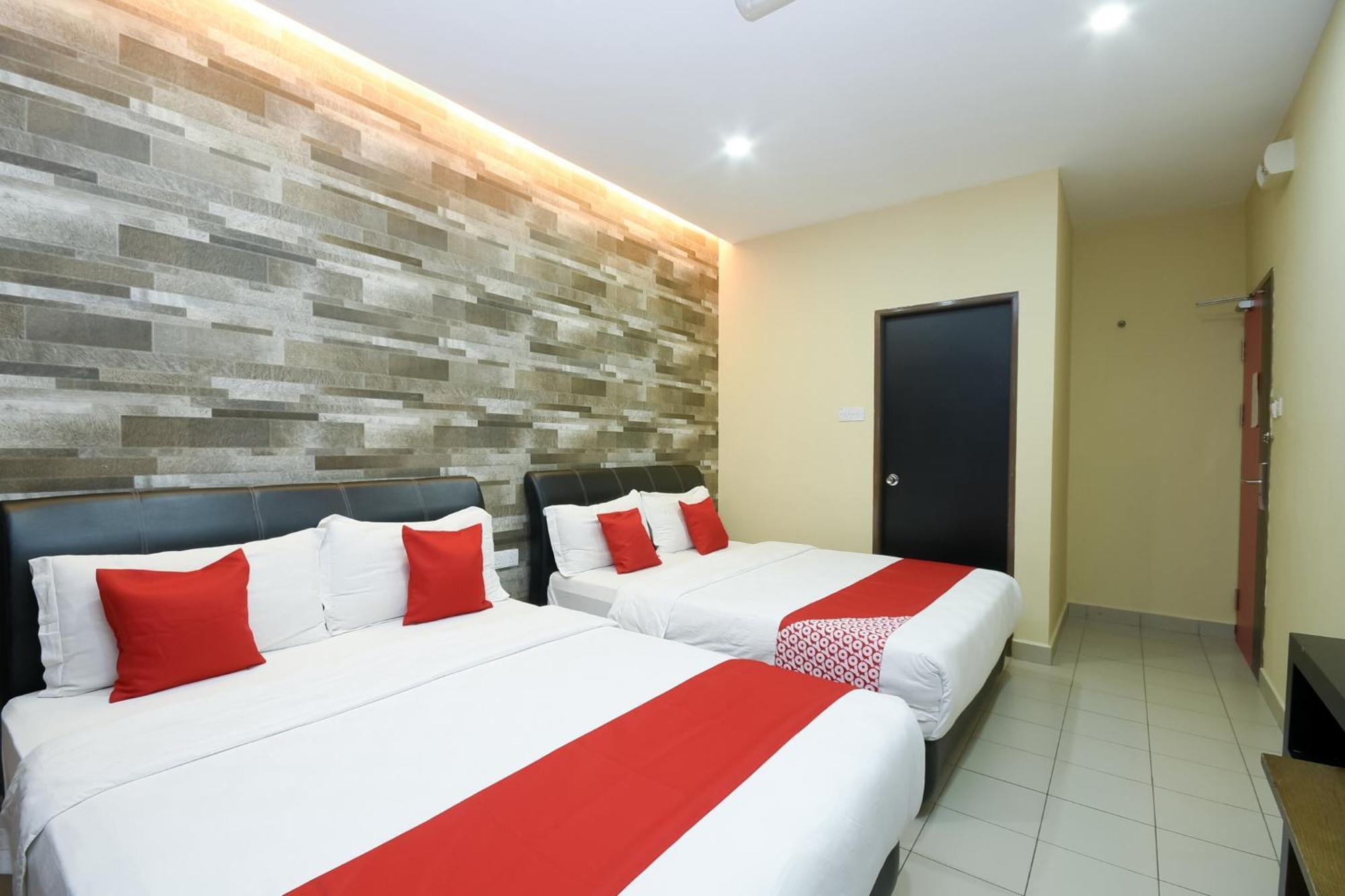 Oyo 89301 Ys Inn Miri Extérieur photo