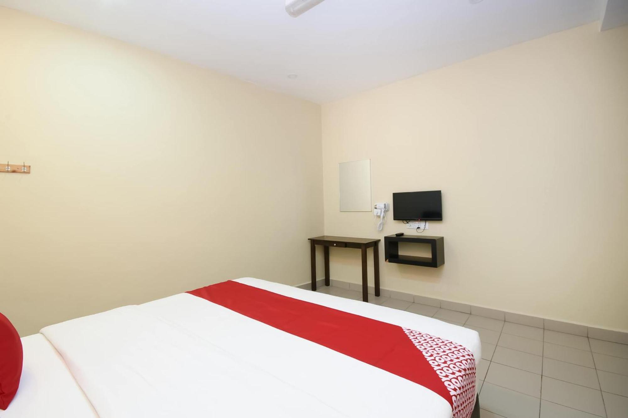Oyo 89301 Ys Inn Miri Extérieur photo