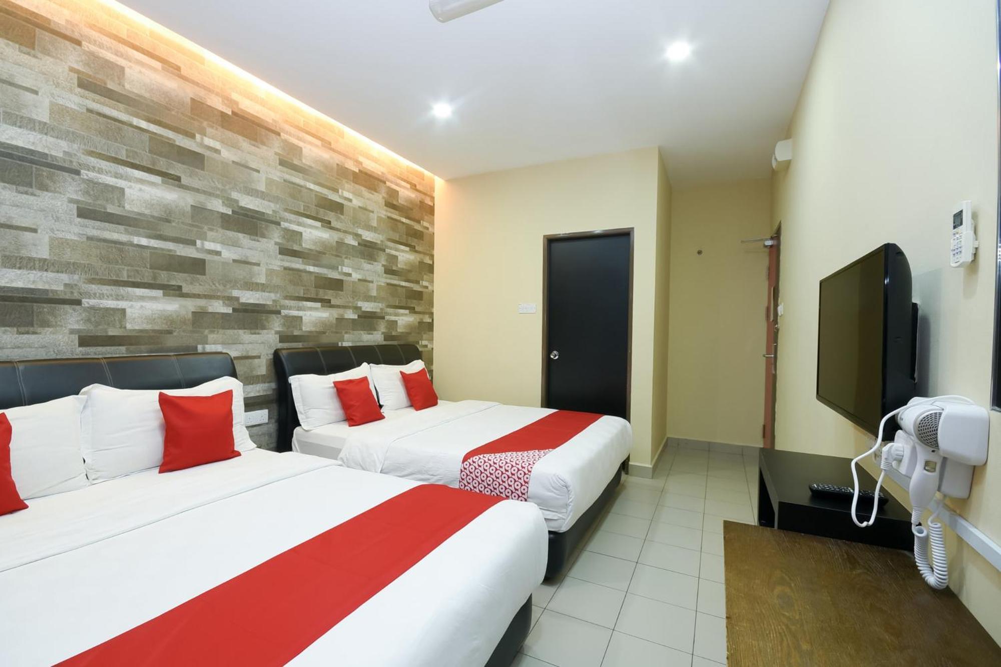 Oyo 89301 Ys Inn Miri Extérieur photo