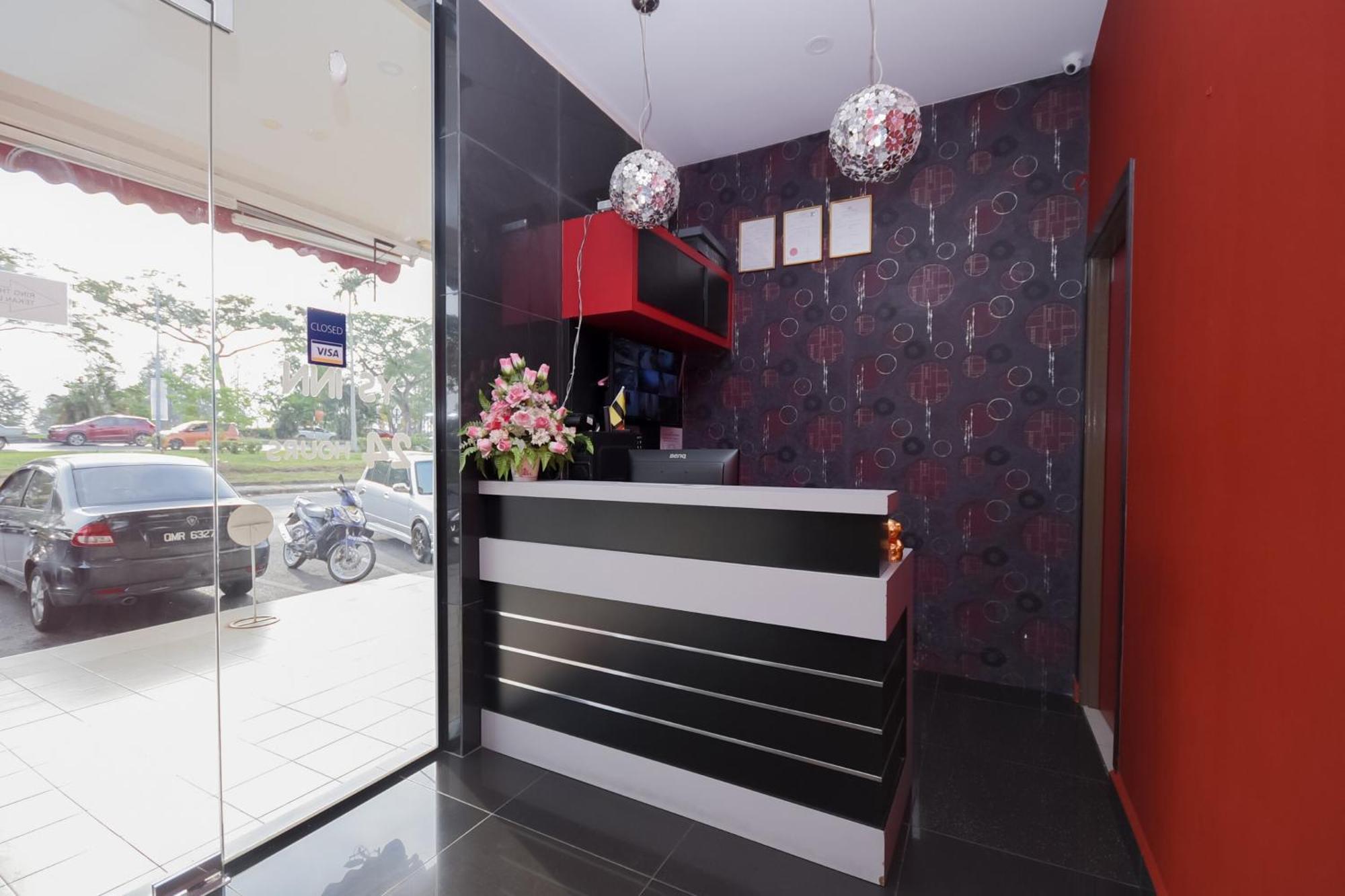 Oyo 89301 Ys Inn Miri Extérieur photo